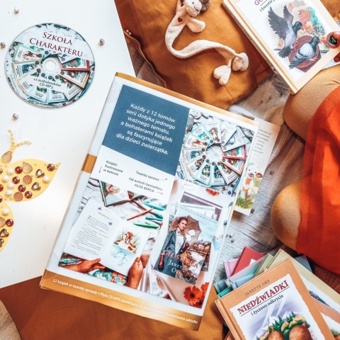 [LIMITOWANE NUMERY <10] PAKIET PREZENTOWY: SZKOŁA CHARAKTERU - 12 książek + CD-MP3 + numerowana zakładka